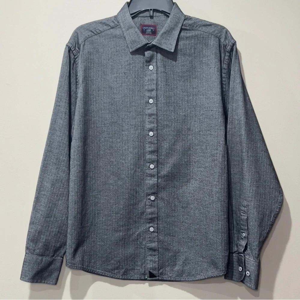 UNTUCK IT Large Slim Fit Light Flannel Chevron Gray Button Downs. 100% Cotton.